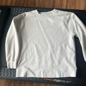 White fabletics sweatshirt